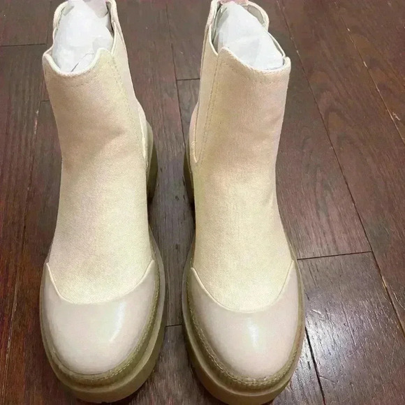 Brand New Olivia  Miller Zadie Boots in Ivory Size 7.5 - Picture 6 of 11
